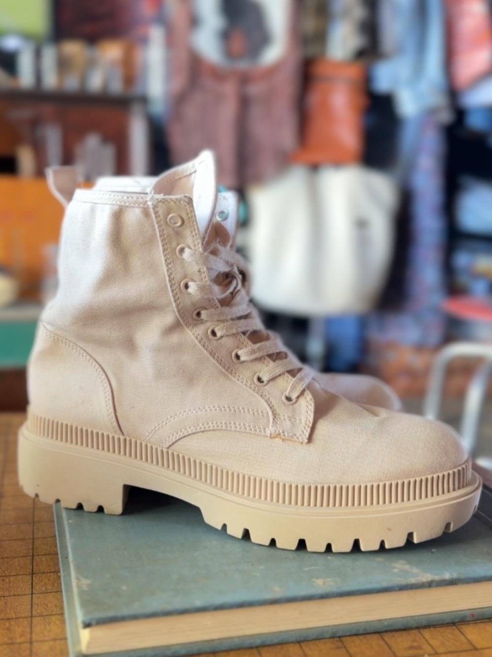 Neutral Beige Women's Canvas Lace-Up Combat Boots Sz 9.5